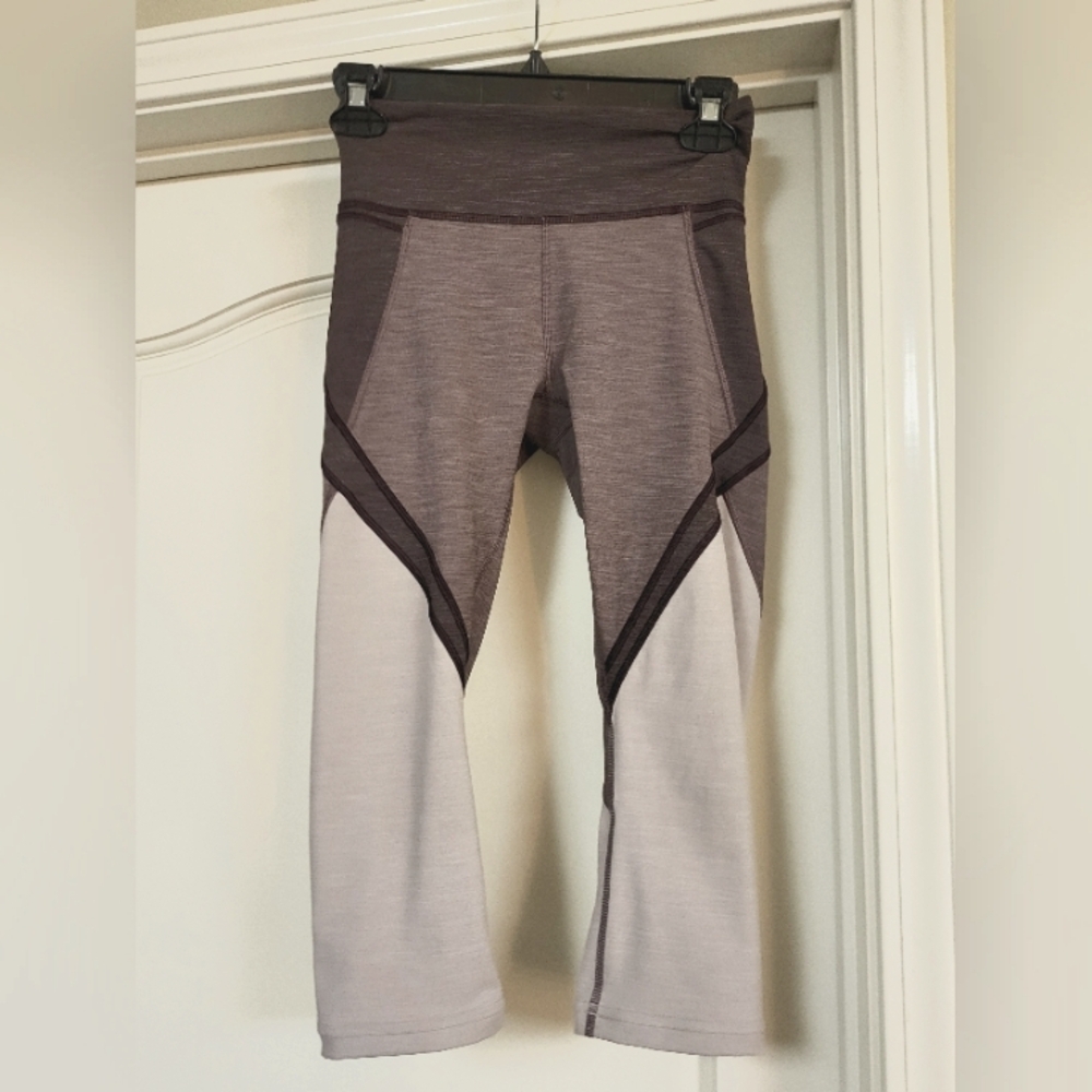 Lululemon Like New Crop Purple Lavendar Leggings Size 4 NWOT